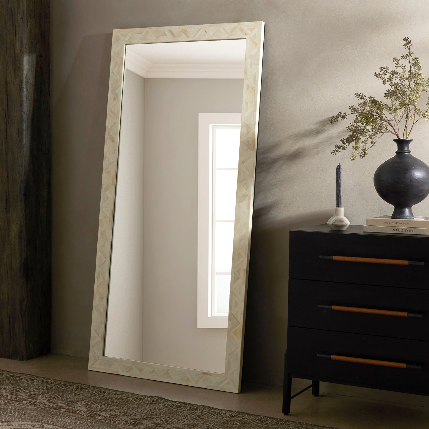 LOREDO FLOOR MIRROR-WHITE BONE